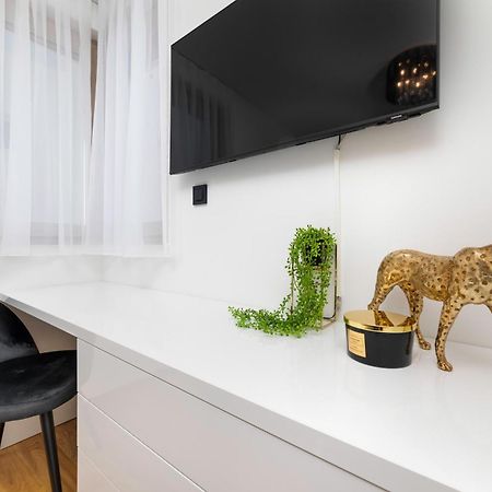 Villa Njivice Apartman Marina エクステリア 写真