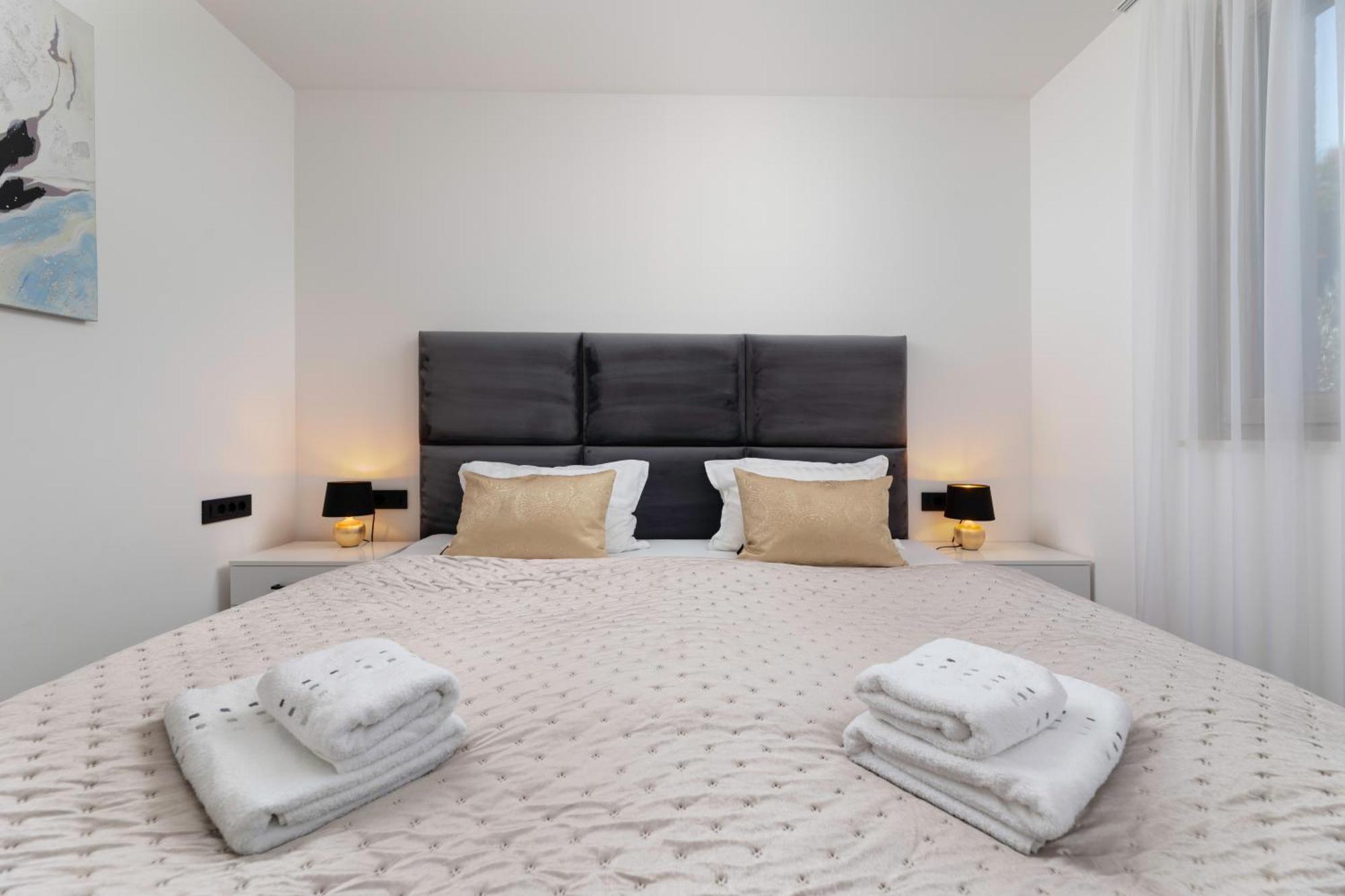 Villa Njivice Apartman Marina エクステリア 写真